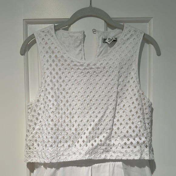 White Sleeveless Dress - Picture 2 of 3